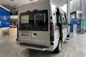 Transit Limousine Skybus5