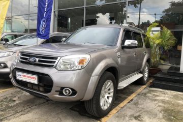 Ford Everest 2.5L, 1 cầu, số sàn, đời 2013, màu Ghi Vàng2