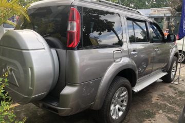 Ford Everest 2.5L, 1 cầu, số sàn, đời 2013, màu Ghi Vàng1