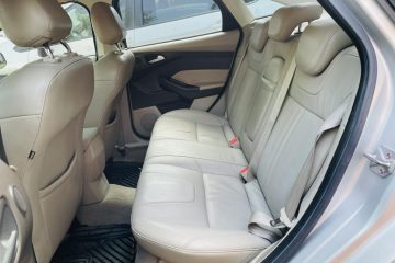 Ford Focus 2.0L Titanium_Số tự động_4 cửa_20132