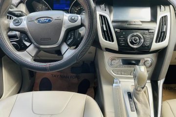 Ford Focus 2.0L Titanium_Số tự động_4 cửa_20138