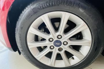 FORD FOCUS 2.0L TITANIUM 4 CỬA_SỐ TỰ ĐỘNG_20152