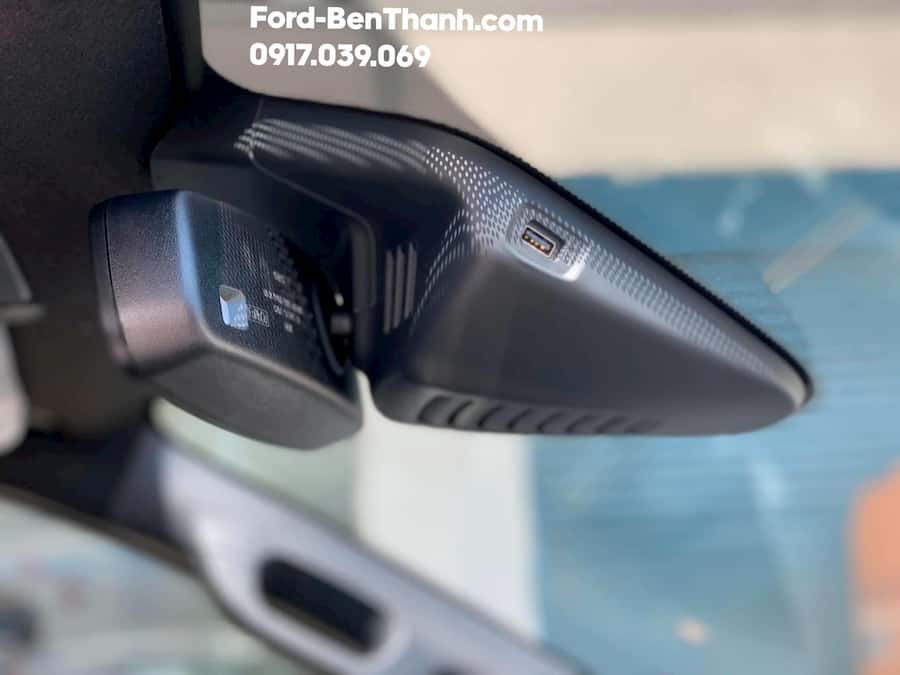 Ford Ranger WildTrak màu bạc Mới - Bến Thành Ford. ĐT: 094.9999.737